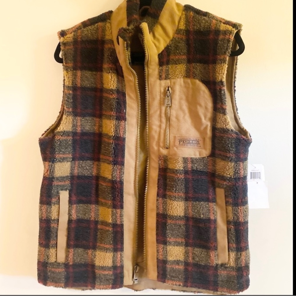 PENDLETON
7 Ridgeline‎ Plaid Fleece Vest In Saddle Plaid
